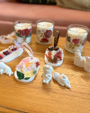 Load image into Gallery viewer, Pressed Flowers Candle Workshop (2 items)