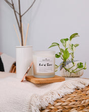 Load image into Gallery viewer, Bed of Roses Candle | 180g